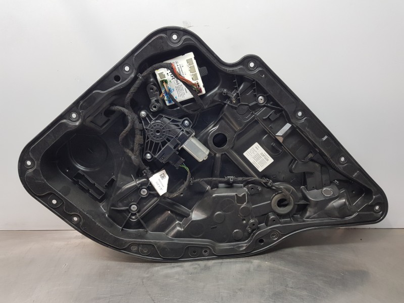 Recambio de elevalunas trasero derecho para mercedes clase c (w205) lim. bluetec referencia OEM IAM A2057307904 A2059060301 