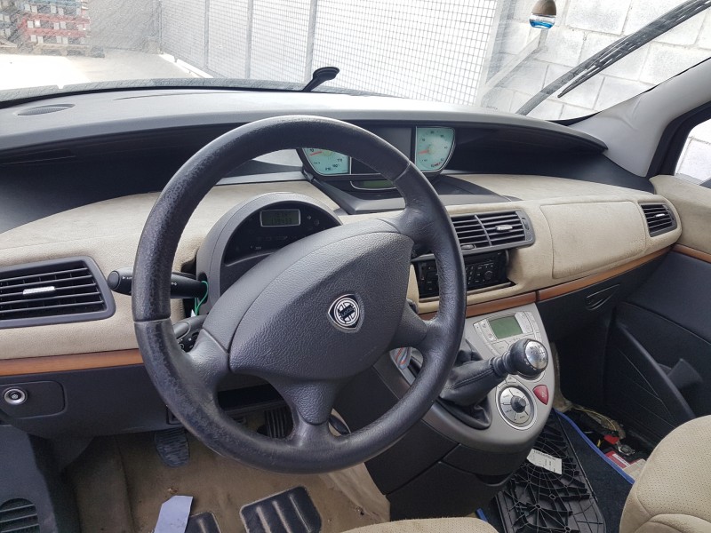 lancia phedra (180) del año 2005