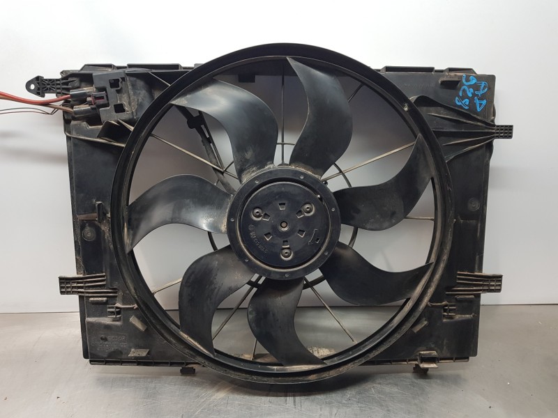 Recambio de electroventilador para mercedes clase c (w205) lim. bluetec referencia OEM IAM A0999061100 A0999061000 