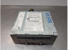 Recambio de sistema audio / radio cd para mercedes clase c (w205) lim. bluetec referencia OEM IAM A2059008917  