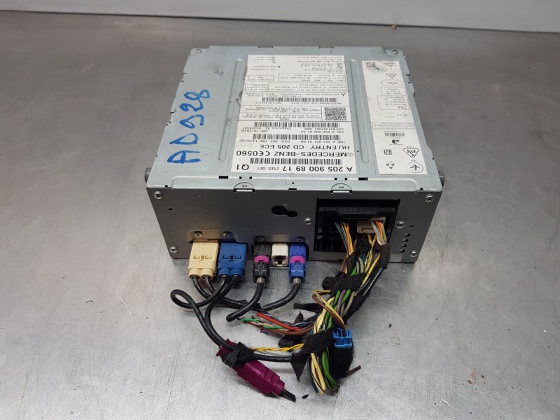 Recambio de sistema audio / radio cd para mercedes clase c (w205) lim. bluetec referencia OEM IAM A2059008917  