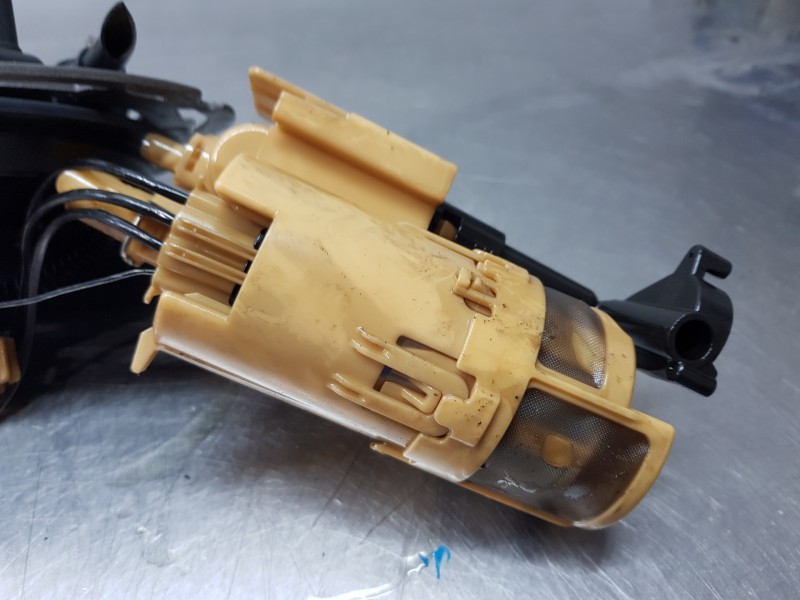 Recambio de aforador para mercedes clase c (w205) lim. bluetec referencia OEM IAM A2054701694  