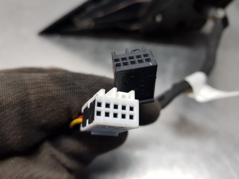 Recambio de retrovisor derecho para mercedes clase c (w205) lim. bluetec referencia OEM IAM A2058100400  