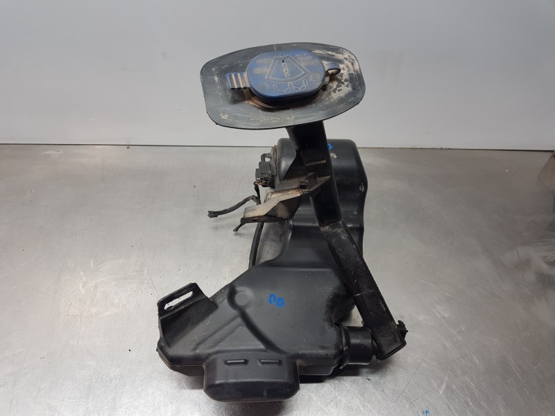 Recambio de deposito limpia para mercedes clase c (w205) lim. bluetec referencia OEM IAM A2058600860 A20586920 