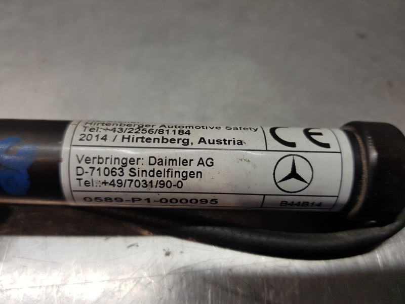 Recambio de bisagra capot para mercedes clase c (w205) lim. bluetec referencia OEM IAM A2059060002  