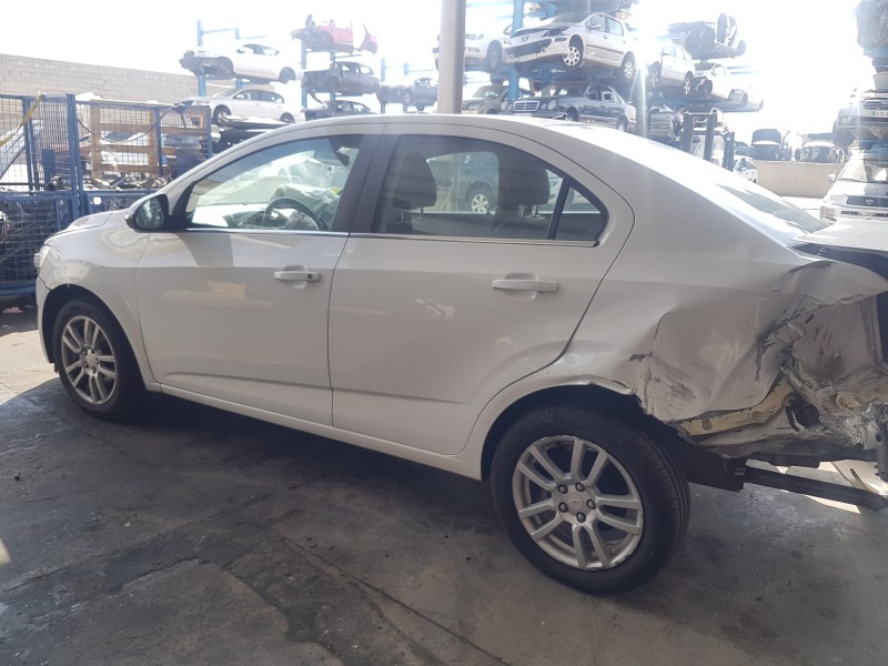 chevrolet aveo berlina hatchback del año 2013