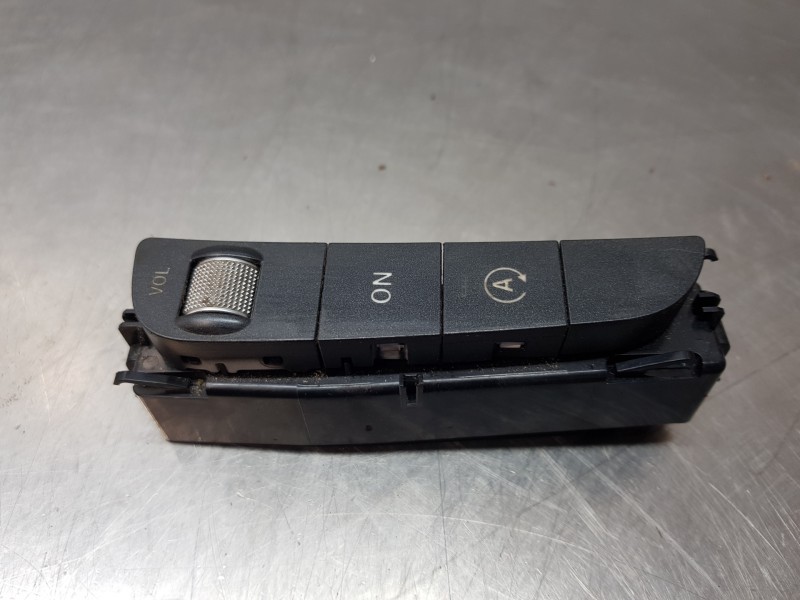 Recambio de modulo electronico para mercedes clase c (w205) lim. bluetec referencia OEM IAM A2059056303  