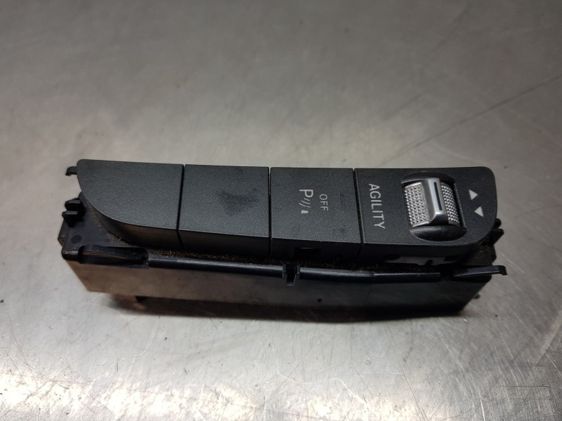 Recambio de modulo electronico para mercedes clase c (w205) lim. bluetec referencia OEM IAM A2059056204  