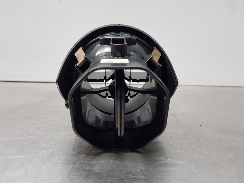 Recambio de rejilla aireadora para mercedes clase c (w205) lim. bluetec referencia OEM IAM A2058301054  