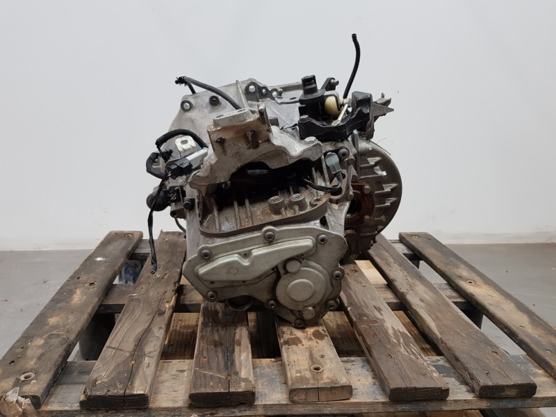 Recambio de caja cambios para peugeot 3008 allure referencia OEM IAM 20MB48  