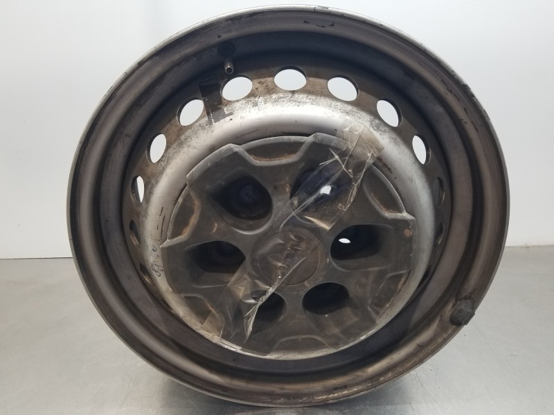 Recambio de llanta para iveco daily caja cerrada h2 referencia OEM IAM 5801622004  