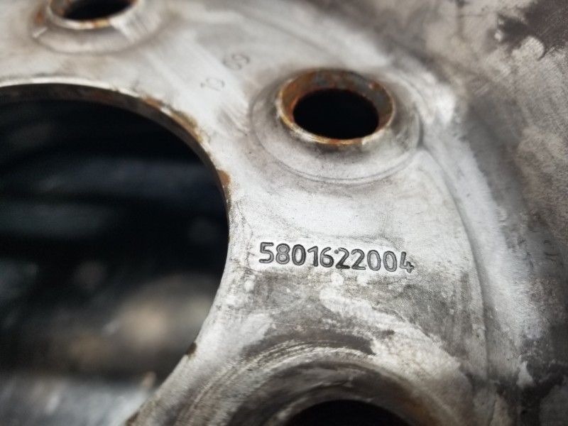 Recambio de llanta para iveco daily caja cerrada h2 referencia OEM IAM 5801622004  