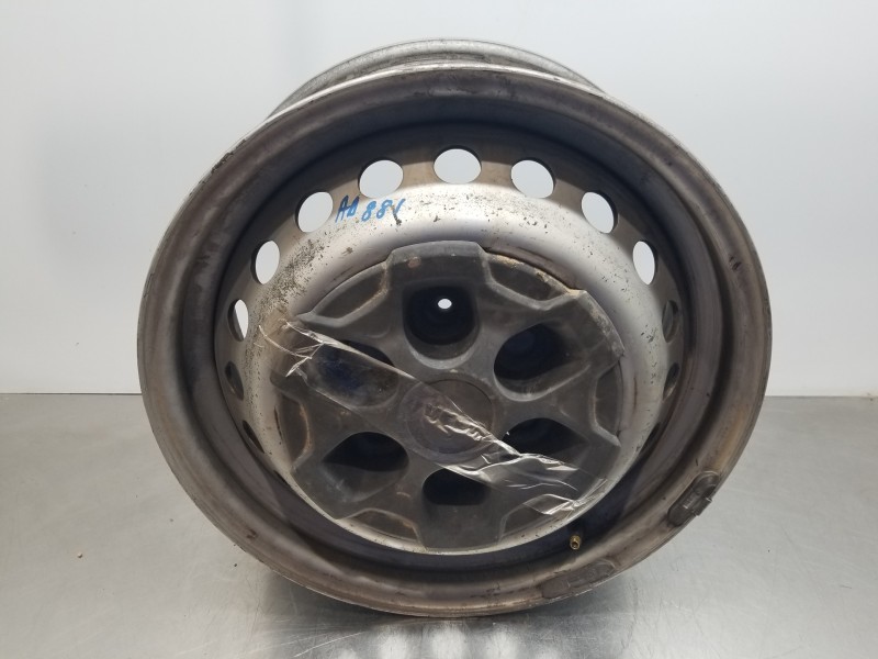 Recambio de llanta para iveco daily caja cerrada h2 referencia OEM IAM 5801622004  