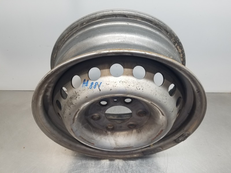 Recambio de llanta para iveco daily caja cerrada h2 referencia OEM IAM 5801622004  