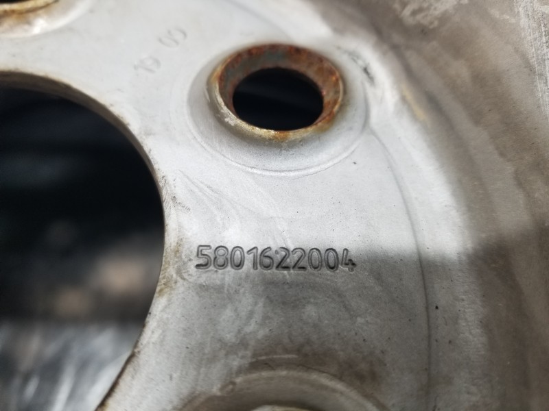 Recambio de llanta para iveco daily caja cerrada h2 referencia OEM IAM 5801622004  