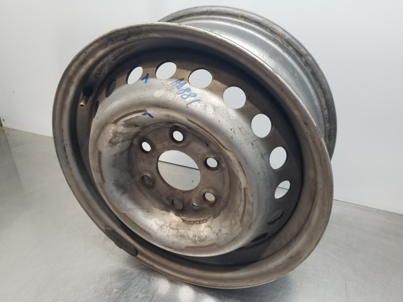 Recambio de llanta para iveco daily caja cerrada h2 referencia OEM IAM 5801622004  