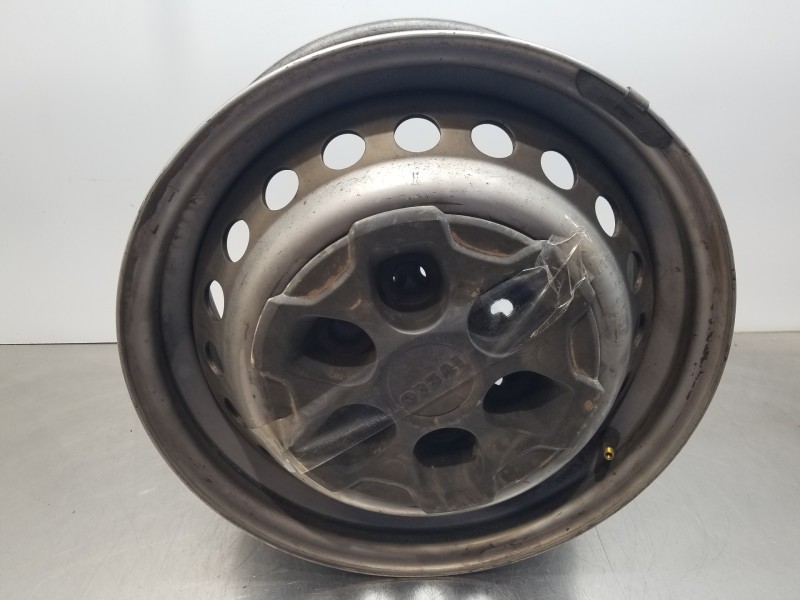 Recambio de llanta para iveco daily caja cerrada h2 referencia OEM IAM 5801622004  