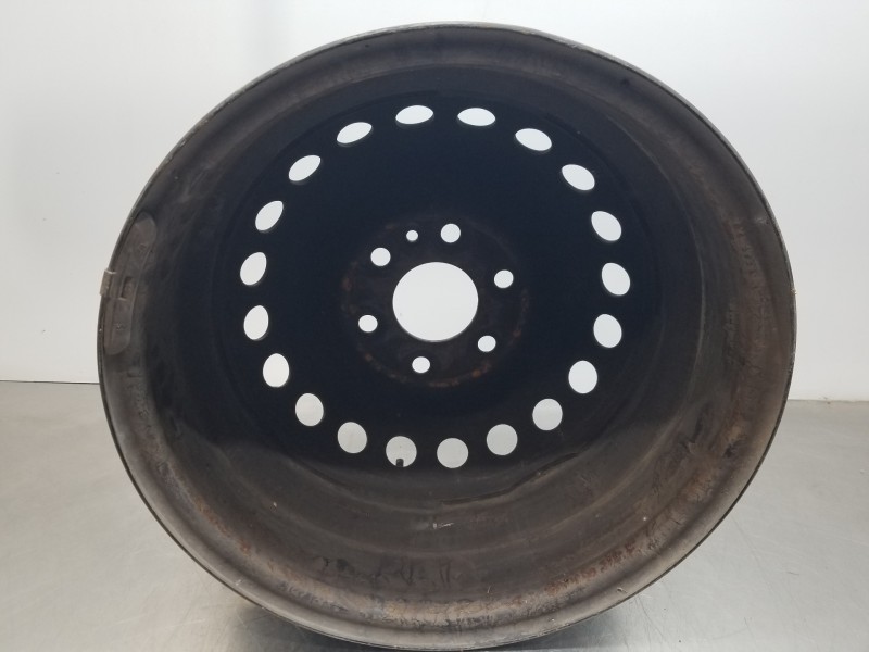 Recambio de llanta para iveco daily caja cerrada h2 referencia OEM IAM 5801622004  