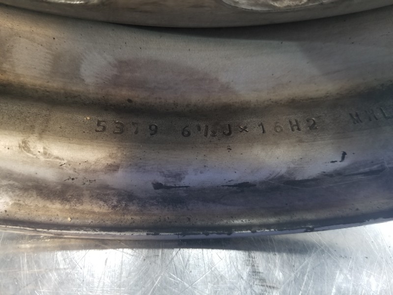 Recambio de llanta para iveco daily caja cerrada h2 referencia OEM IAM 5801622004  