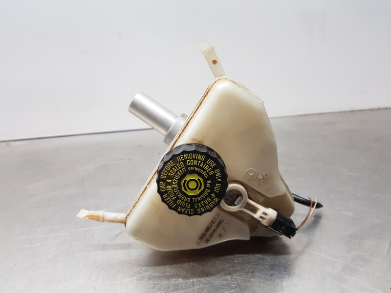 Recambio de bomba freno para mercedes clase c (w205) lim. bluetec referencia OEM IAM A2054300001  
