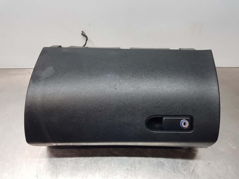 Recambio de guantera para mercedes clase c (w205) lim. bluetec referencia OEM IAM A2056800610 A2056803205 