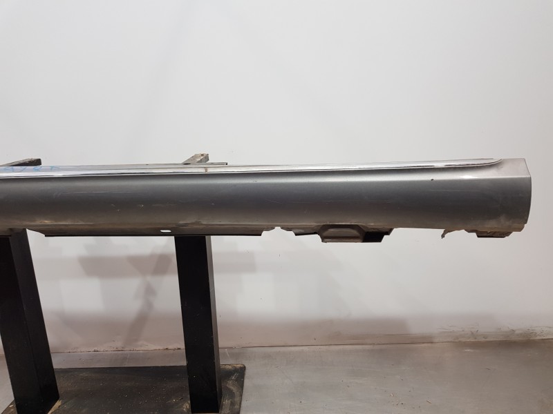 Recambio de faldon lateral para mercedes clase c (w205) lim. bluetec referencia OEM IAM A2056980354  