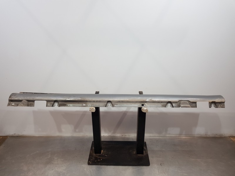 Recambio de faldon lateral para mercedes clase c (w205) lim. bluetec referencia OEM IAM A2056980354  