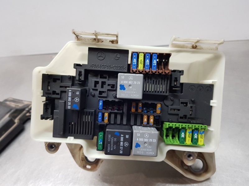 Recambio de caja reles / fusibles para mercedes clase c (w205) lim. bluetec referencia OEM IAM A2229063701 A2055400024 