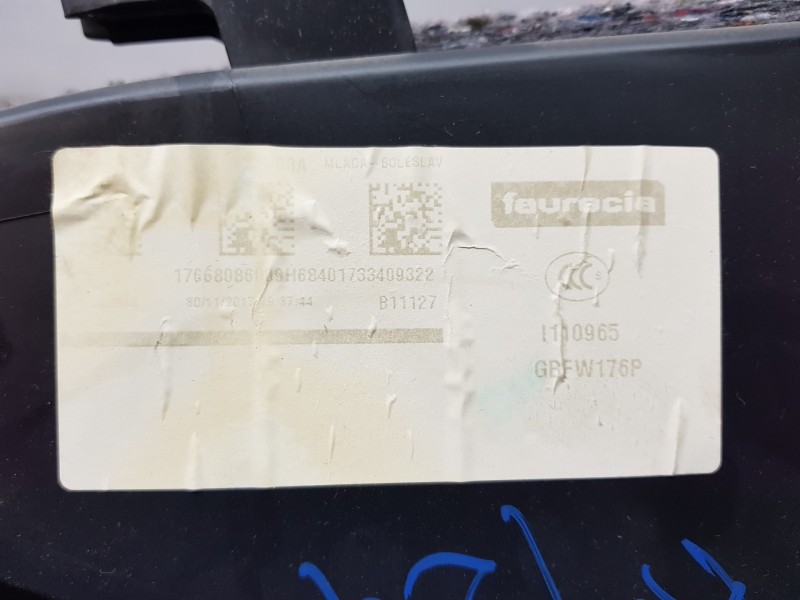 Recambio de guantera para mercedes clase a (w176) design referencia OEM IAM A1766800091  