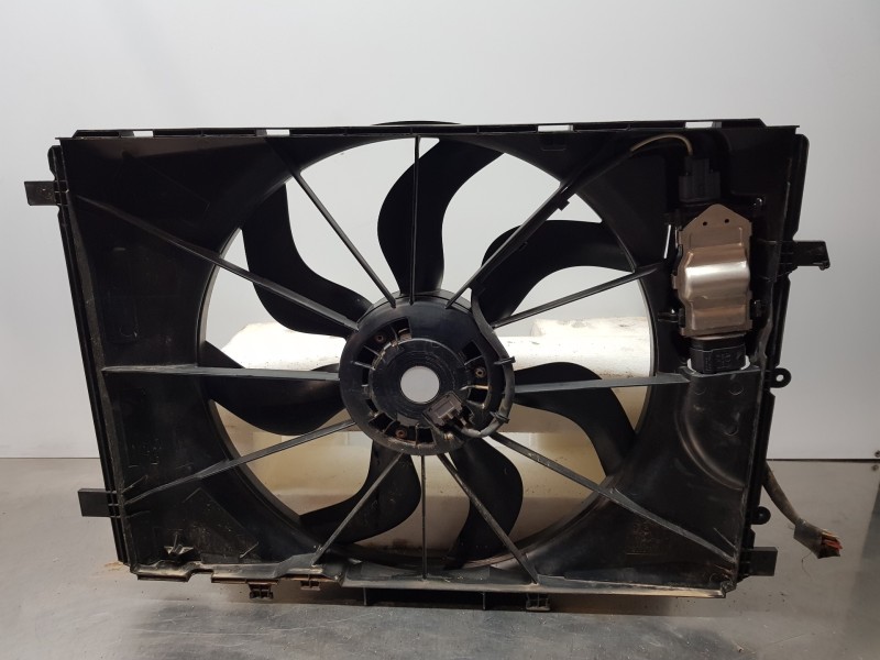 Recambio de electroventilador para mercedes clase a (w176) design referencia OEM IAM 2465000064  