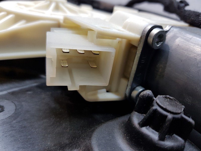 Recambio de elevalunas delantero izquierdo para mercedes clase a (w176) design referencia OEM IAM A1767206500  