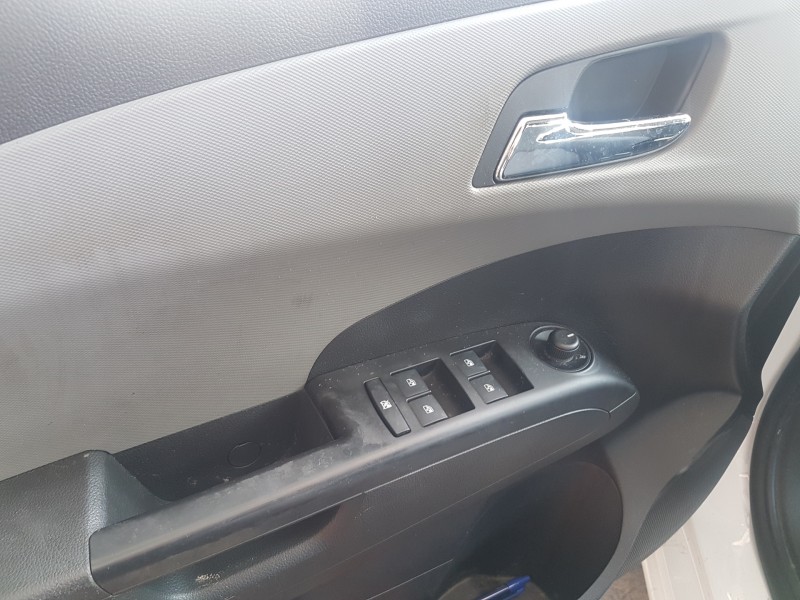 chevrolet aveo berlina hatchback del año 2013