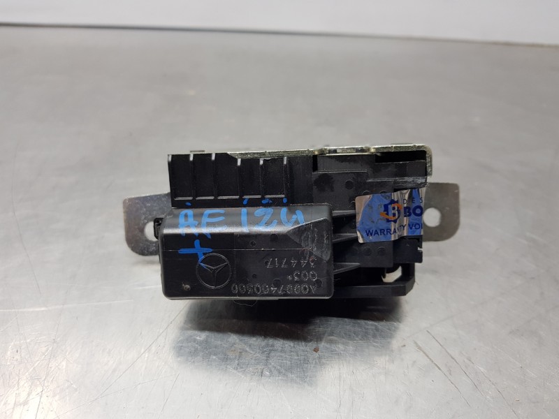 Recambio de cerradura maletero / porton para mercedes clase a (w176) design referencia OEM IAM A0997400500  
