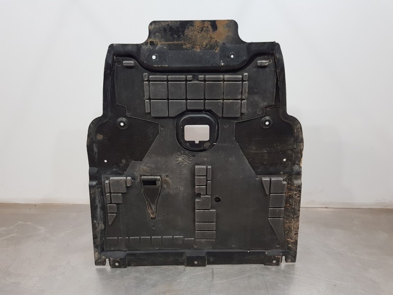 Recambio de cubrecarter para mercedes clase a (w176) design referencia OEM IAM A2465200123  