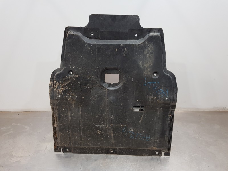 Recambio de cubrecarter para mercedes clase a (w176) design referencia OEM IAM A2465200123  