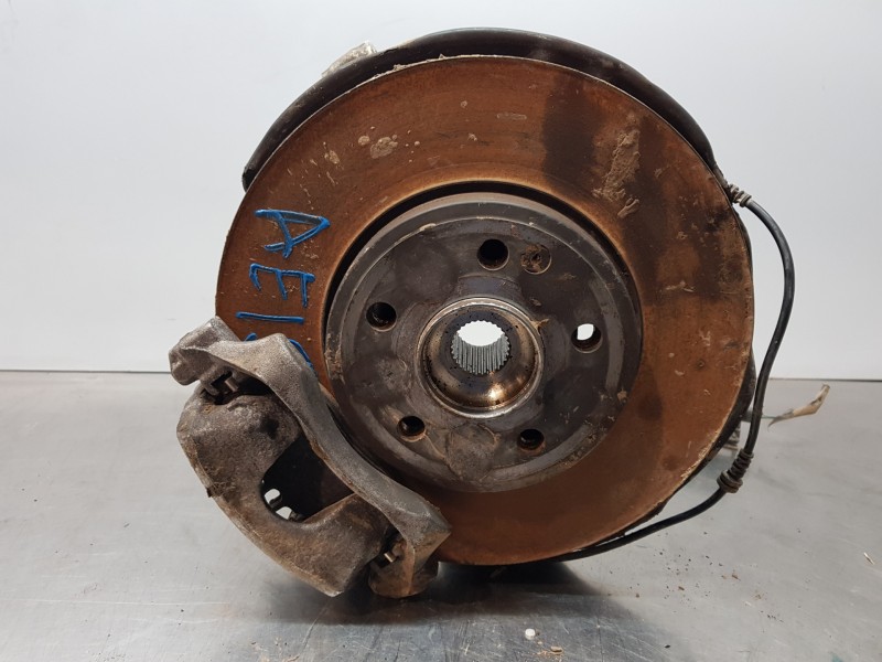 Recambio de mangueta delantera izquierda para mercedes clase a (w176) design referencia OEM IAM A2463320100  