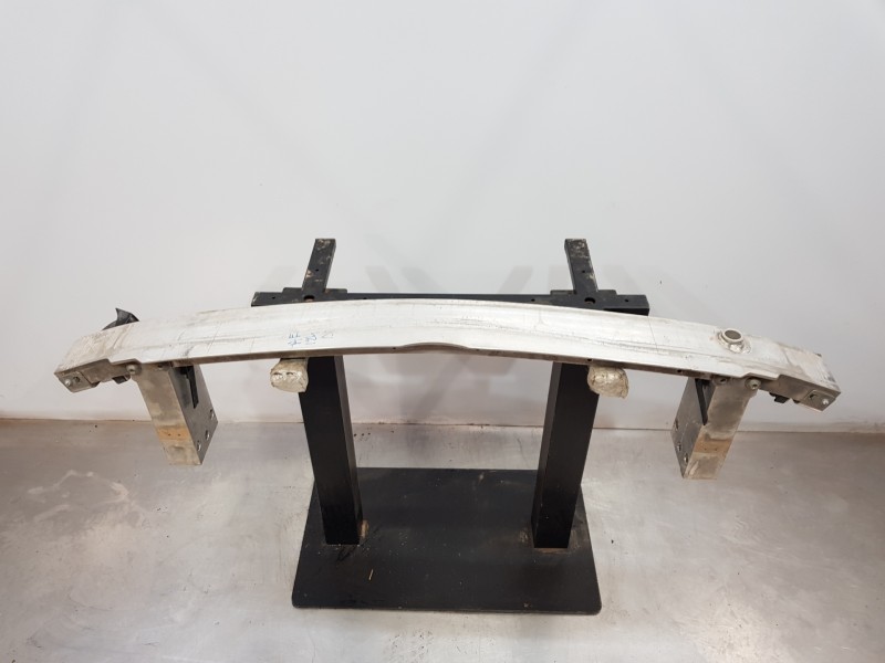 Recambio de refuerzo paragolpes delantero para mercedes clase a (w176) design referencia OEM IAM A2466201100  