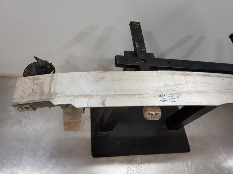 Recambio de refuerzo paragolpes delantero para mercedes clase a (w176) design referencia OEM IAM A2466201100  