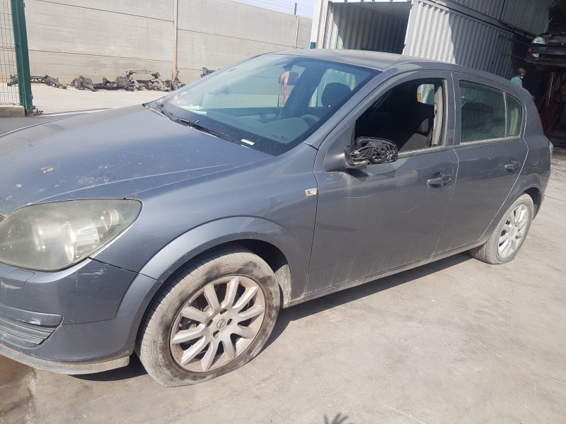 opel astra h berlina del año 2004