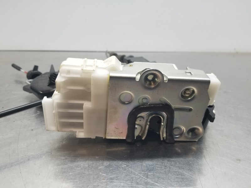 Recambio de cerradura puerta trasera derecha para mercedes clase m (w164) 4matic referencia OEM IAM 1697302235  