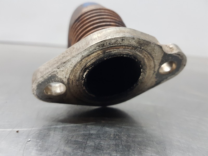 Recambio de tubo para mercedes clase m (w166) bluetec referencia OEM IAM A6421402508  