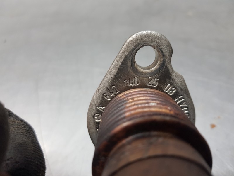 Recambio de tubo para mercedes clase m (w166) bluetec referencia OEM IAM A6421402508  