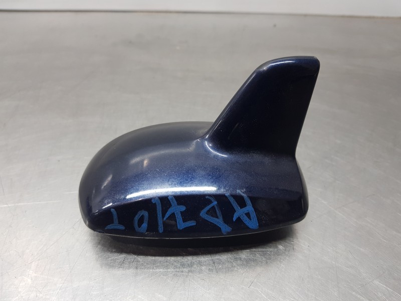 Recambio de antena para mercedes clase m (w166) bluetec referencia OEM IAM 2128201675  