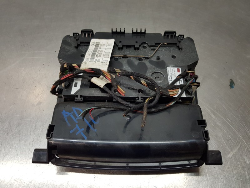 Recambio de luz interior para mercedes clase m (w166) bluetec referencia OEM IAM A1669062301 A1665401633 