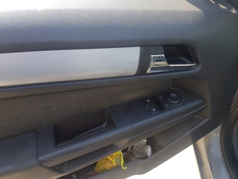 opel astra h berlina del año 2004