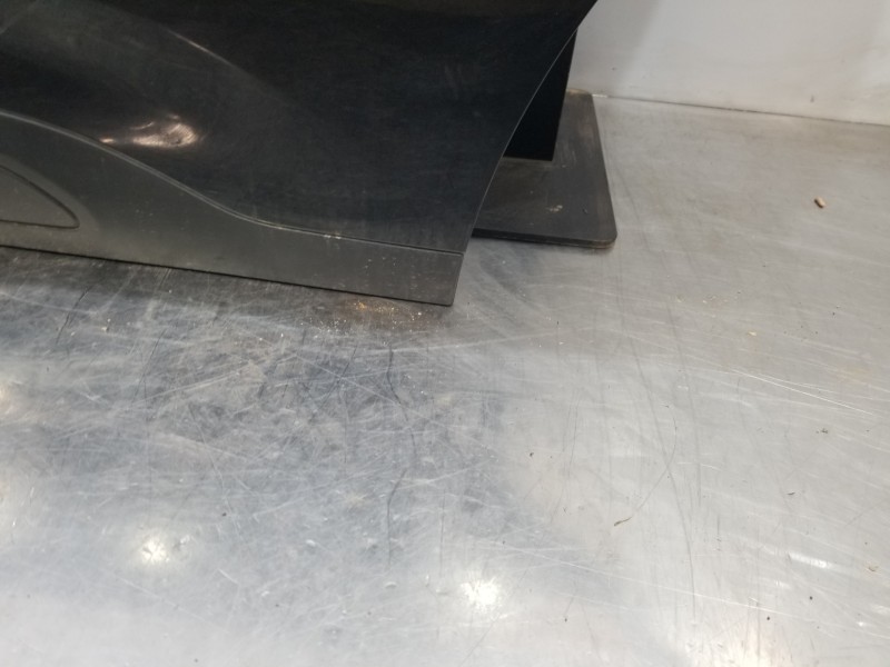 Recambio de puerta trasera izquierda para citroen c4 cactus shine referencia OEM IAM 9821336680  