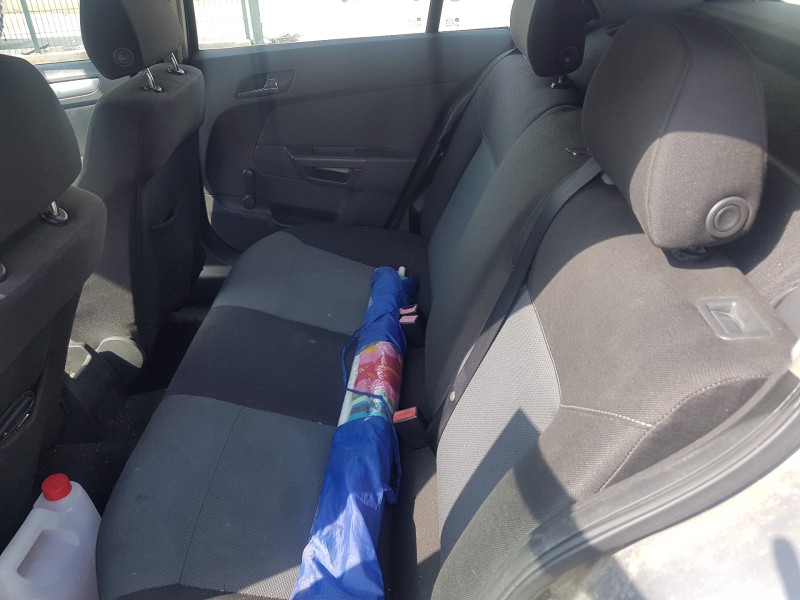 opel astra h berlina del año 2004