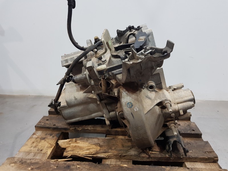 Recambio de caja cambios para citroen c4 cactus shine referencia OEM IAM 20XJ02  