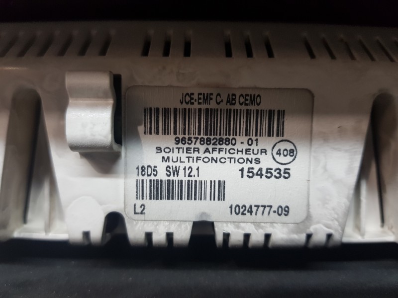 Recambio de pantalla multifuncion para citroen c4 berlina vts referencia OEM IAM 9657882880  