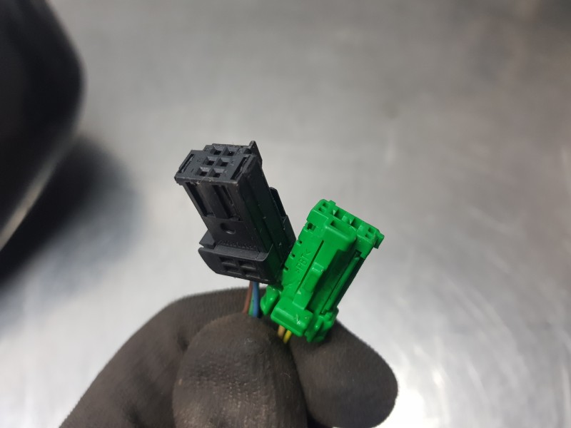 Recambio de retrovisor izquierdo para citroen c4 berlina vts referencia OEM IAM 8149YQ  